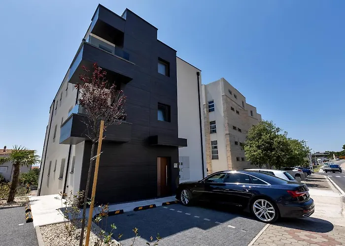 Lux Dolce - Private Hottub マカルスカ